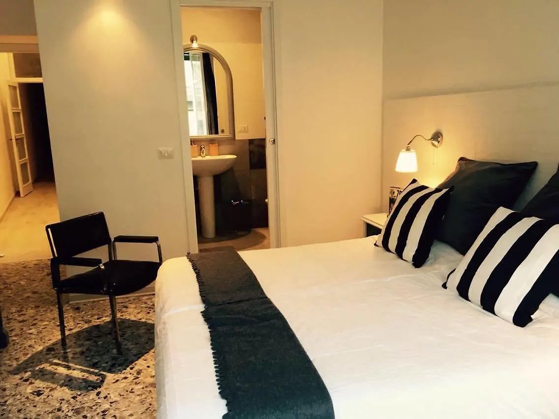 Chiaia House Bed & Breakfast Naples