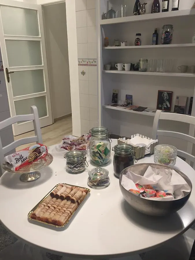 Chiaia House Bed & Breakfast Naples
